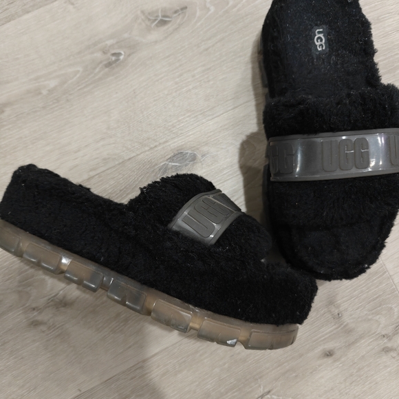 UGG Shoes Size 8 - Picture 2 of 3